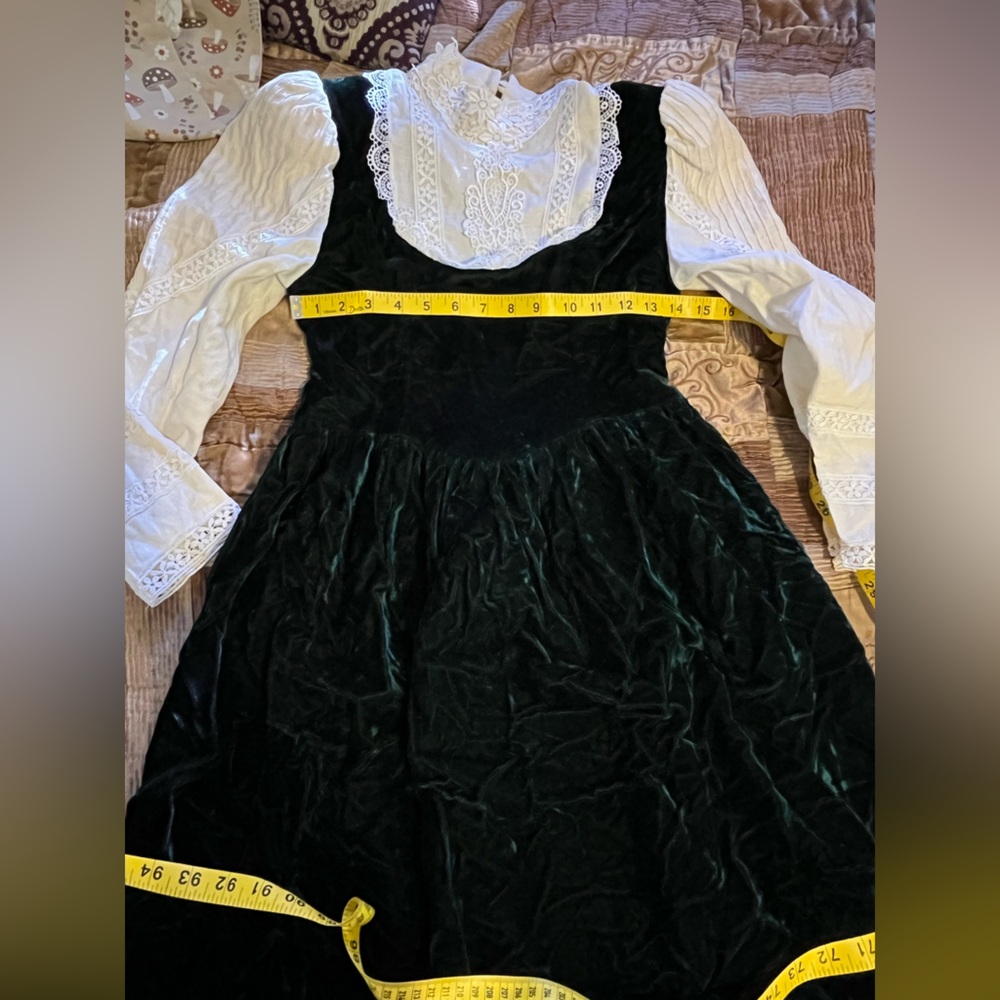 Gunne Sax Green Velvet Jump Dress with Cream Lace Blouse - Picture 8 of 15